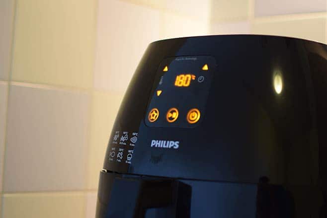 airfryer-kaassoufflé-tijd-instellen-8-minuten-op-180-graden-temperatuur