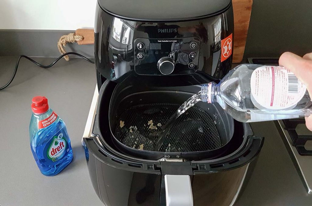 philips-airfryer-xxl-schoonmaken