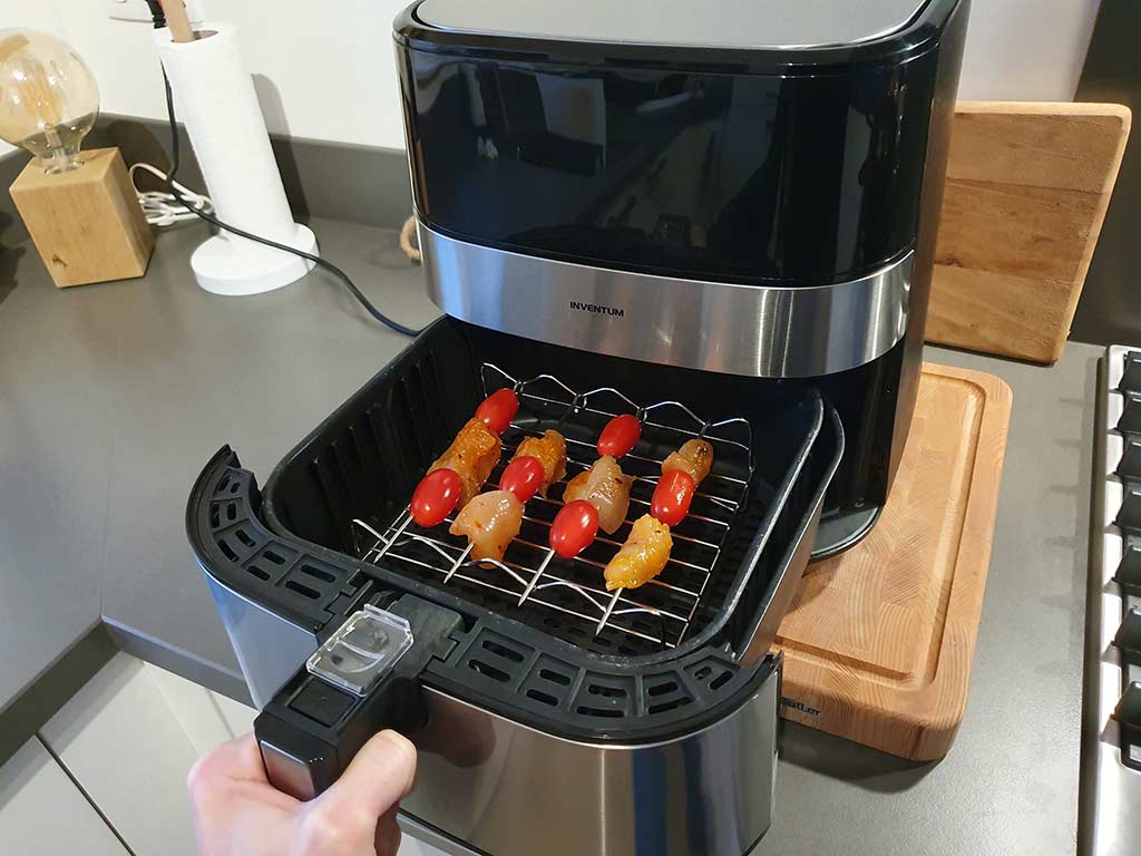 grillrekje-spiesjes-kip-tomaat-inventum-gf500hld