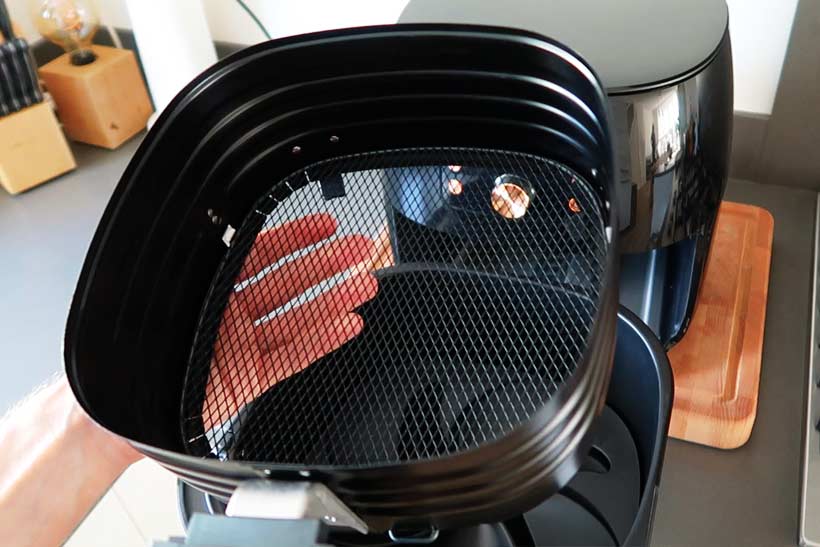 Gom De Alpen vriendelijk Airfryer Schoonmaken | Reinigen, vaatwastablet, citroen en meer!