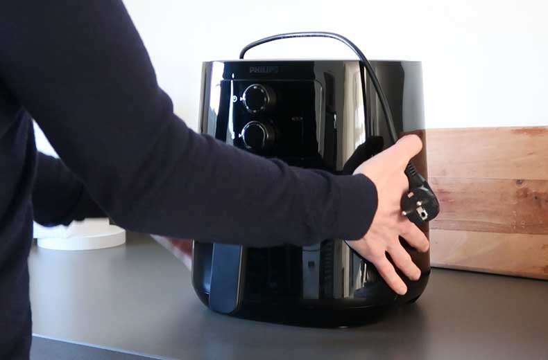 Philips-Airfryer-Essential-L-HD9200-optillen-aanrecht