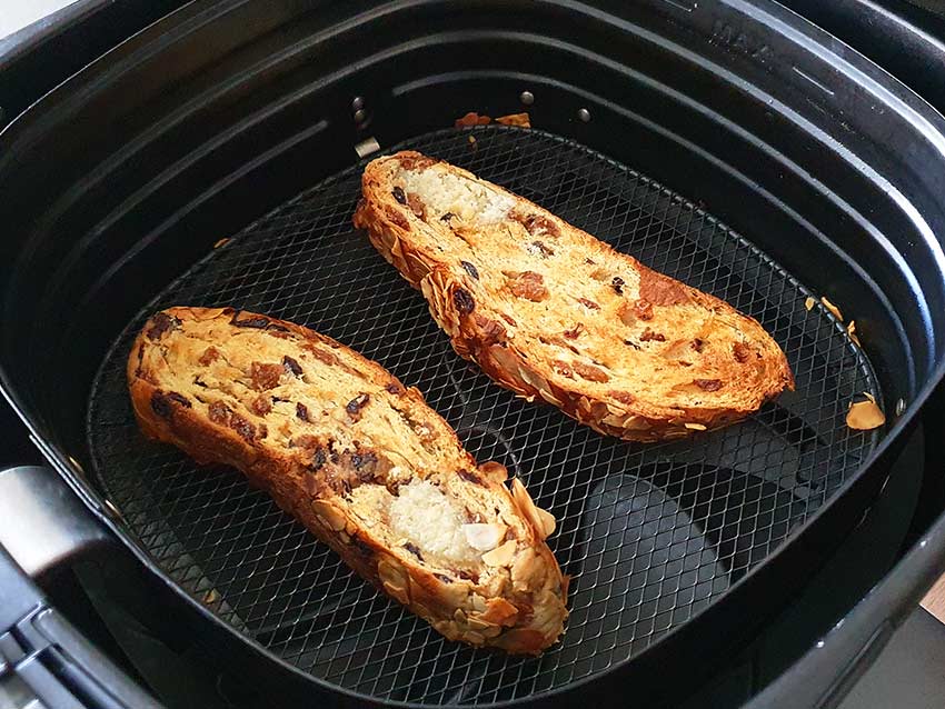 krentenbrood-opwarmen-in-airfryer