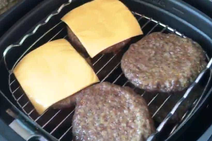 8-hamburgers-met-kaas-in-philips-airfryer-xxl
