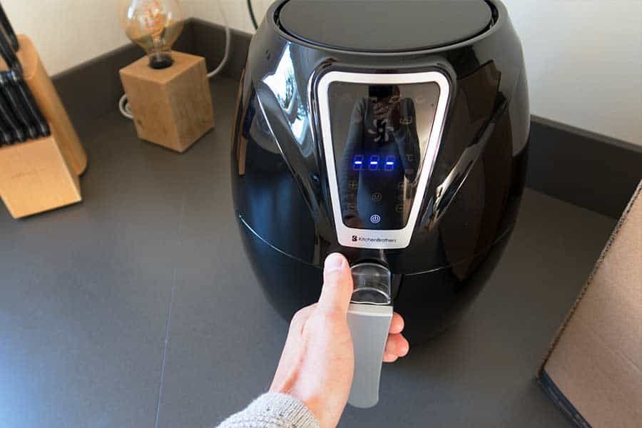 kitchen-brothers-airfryer-mandje-openen