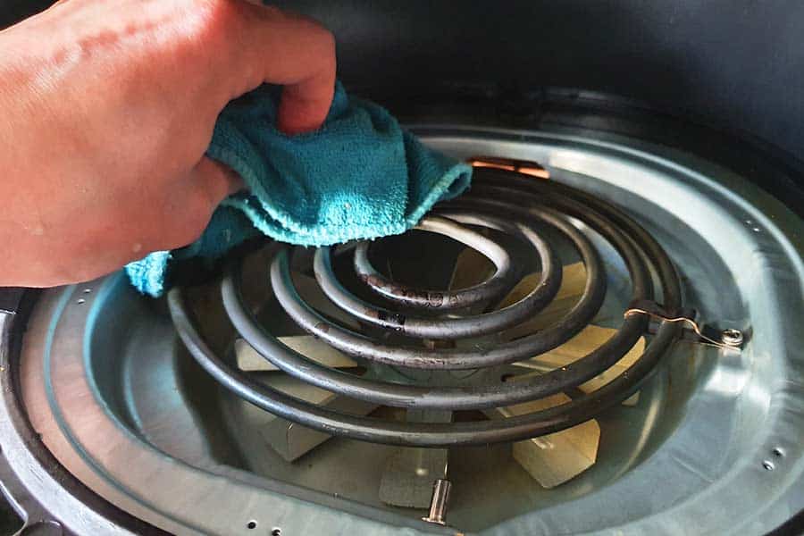 airfryer-verwarmingselement-ventilator-schoonmaken-microvezeldoekje