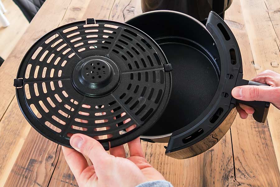 dit-type-airfryer-maakt-het-makkelijkste-schoon