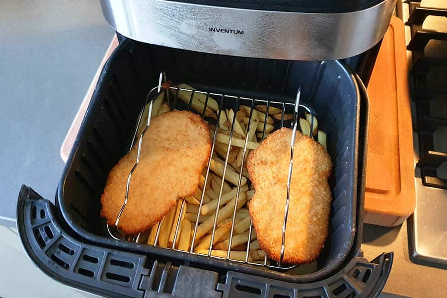 kipschnitzel-met-frietjes-airfryer